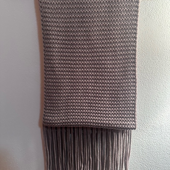 Kerri Rosenthal &❤️ scarf - Picture 3 of 5